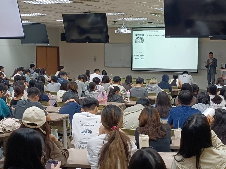 斜槓職涯與人生抉擇講座